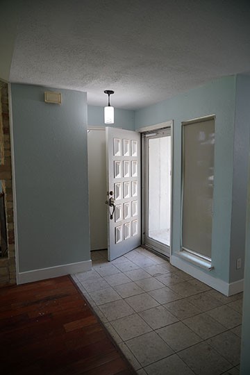 2503 Shady Bayou Lane Spring, TX 77373 - Photo 5 of 21 Entry
