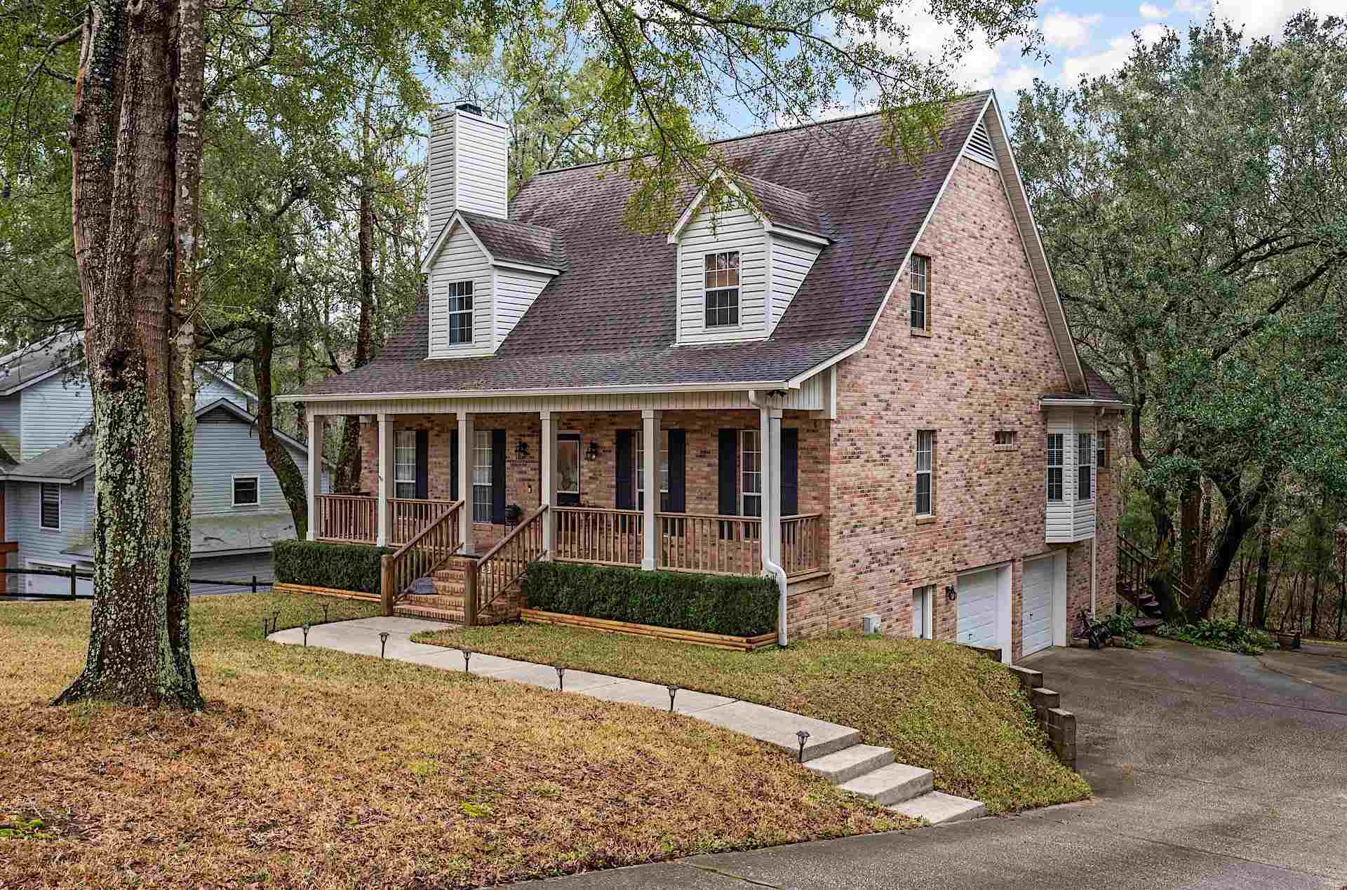 912 Caroline Avenue Daphne, AL 36526 - Photo 2 of 31