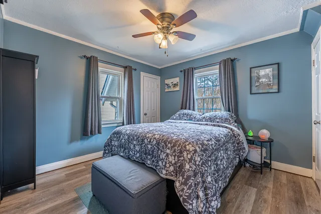 $335,000 | 271 Oakwood Drive, Wood Dale, IL 60191