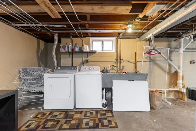 $335,000 | 271 Oakwood Drive, Wood Dale, IL 60191