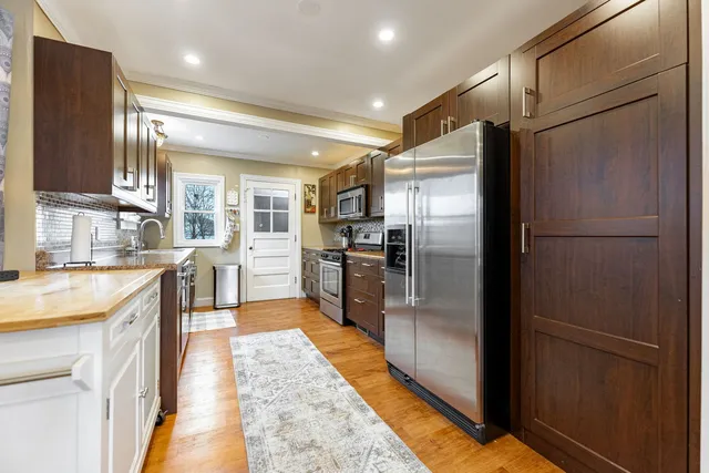 $335,000 | 271 Oakwood Drive, Wood Dale, IL 60191