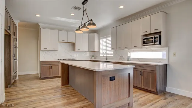 $699,900 | 233 Leaf Bud Court, Henderson, NV 89074