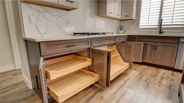 $699,900 | 233 Leaf Bud Court, Henderson, NV 89074