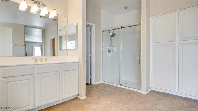 $699,900 | 233 Leaf Bud Court, Henderson, NV 89074