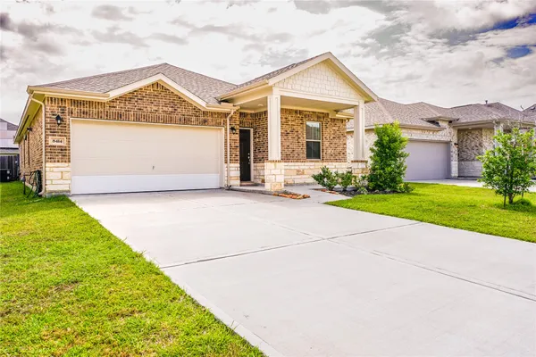 $2,200 | 8414 Quiet Bay Drive, Baytown, TX 77523