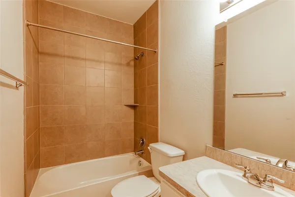 $2,200 | 8414 Quiet Bay Drive, Baytown, TX 77523