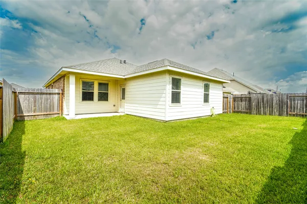 $2,200 | 8414 Quiet Bay Drive, Baytown, TX 77523