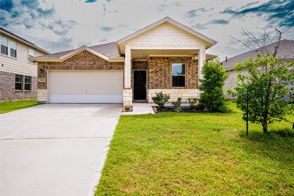 $2,200 | 8414 Quiet Bay Drive, Baytown, TX 77523
