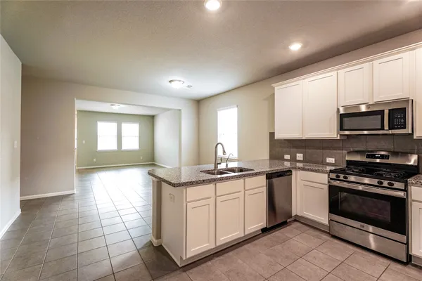 $2,200 | 8414 Quiet Bay Drive, Baytown, TX 77523