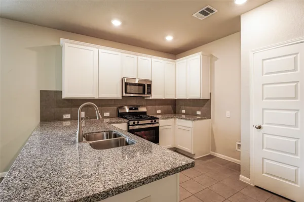 $2,200 | 8414 Quiet Bay Drive, Baytown, TX 77523