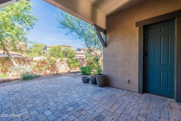 a view of a pathway with a house