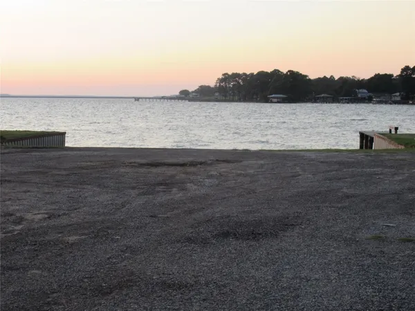 $169,000 | 184 Hickory Drive, Onalaska, TX 77360