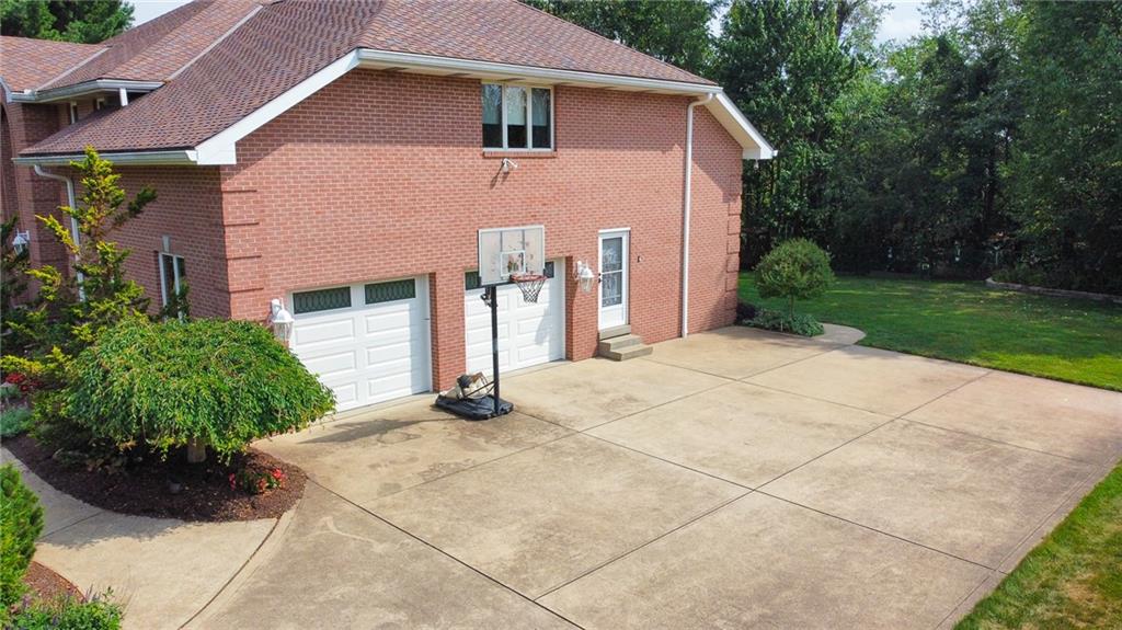 1059 Rimrock Road Greensburg, PA 15601 - Photo 3 of 47 Gallery Image 3