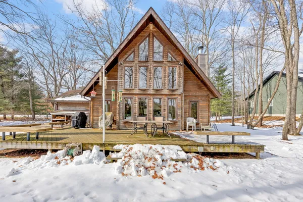 $379,900 | 6270 Kilkenny Drive, Canadian Lakes, MI 49346