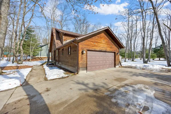 $379,900 | 6270 Kilkenny Drive, Canadian Lakes, MI 49346