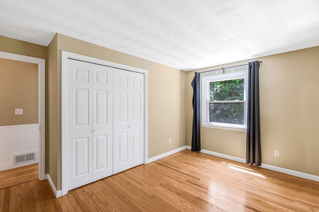 14 Raymond Road Chelmsford, MA 01824 - Photo 12 of 35