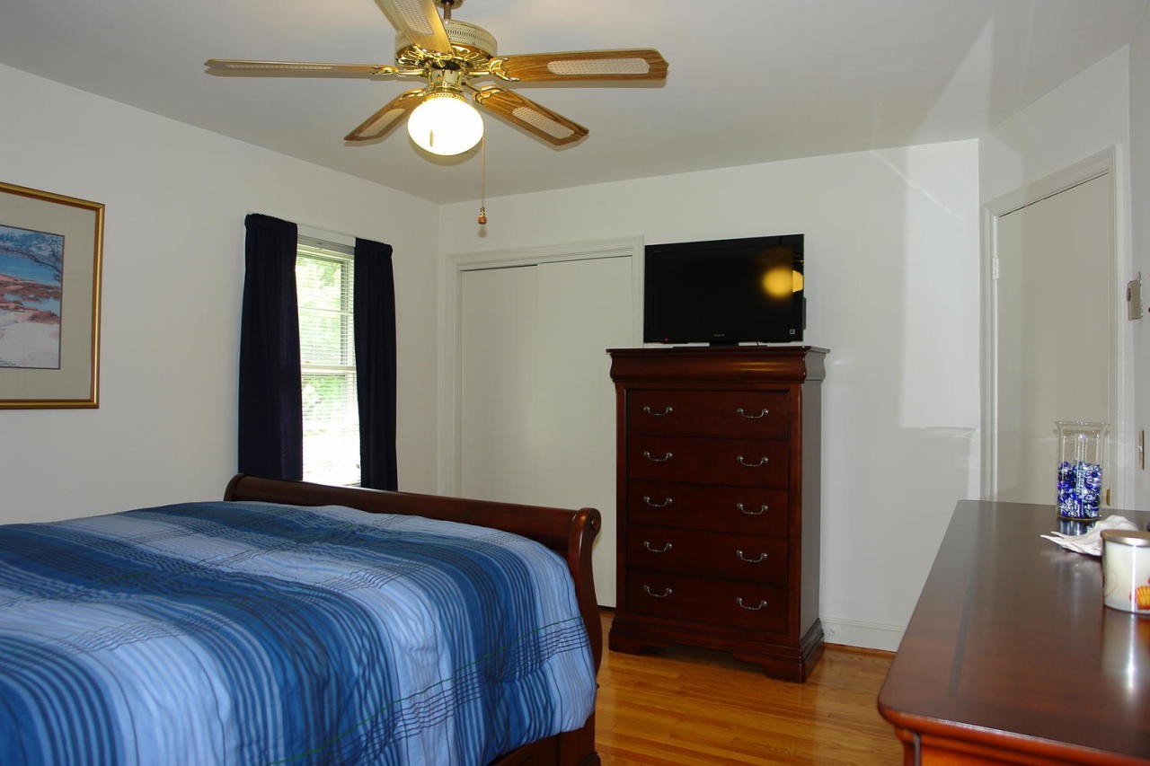 6534 Pendleton Avenue Roanoke, VA 24019 - Photo 20 of 38 Master Bedroom
