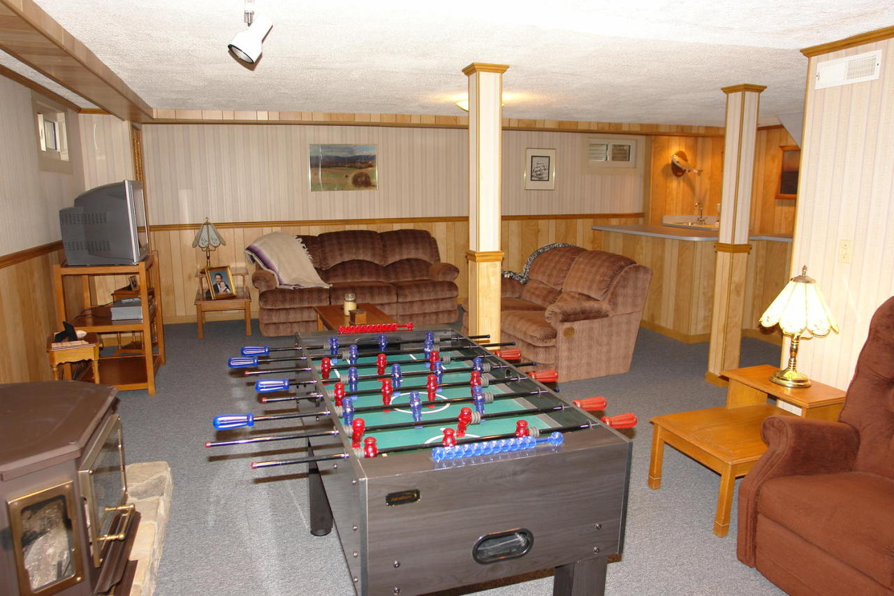 6534 Pendleton Avenue Roanoke, VA 24019 - Photo 29 of 38 family room