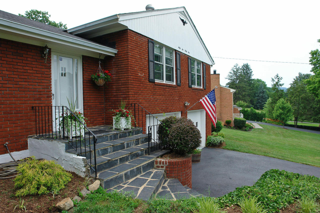 6534 Pendleton Avenue Roanoke, VA 24019 - Photo 34 of 38 front