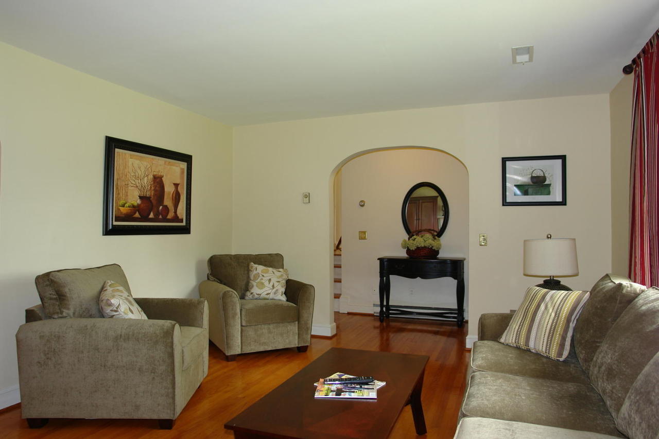 6534 Pendleton Avenue Roanoke, VA 24019 - Photo 6 of 38 living room