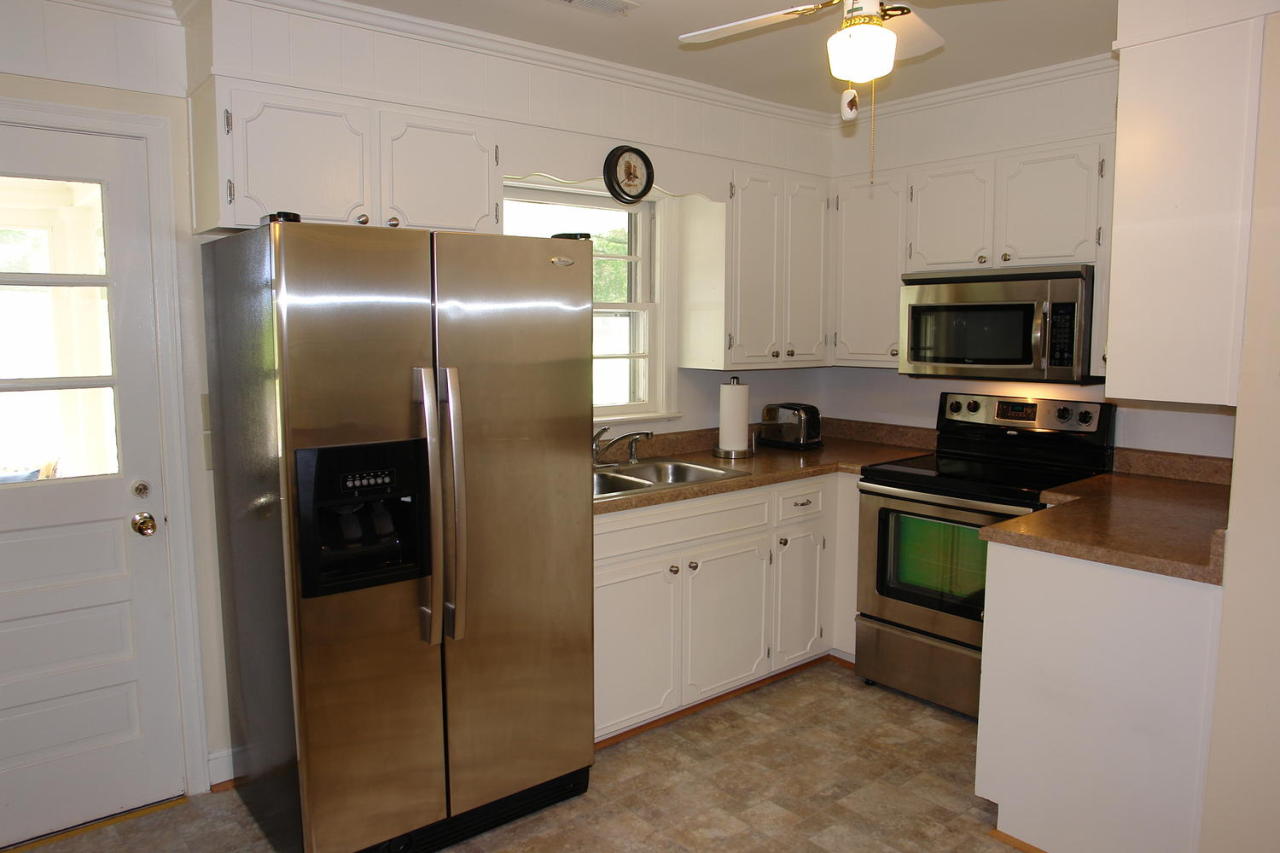 6534 Pendleton Avenue Roanoke, VA 24019 - Photo 10 of 38 kitchen