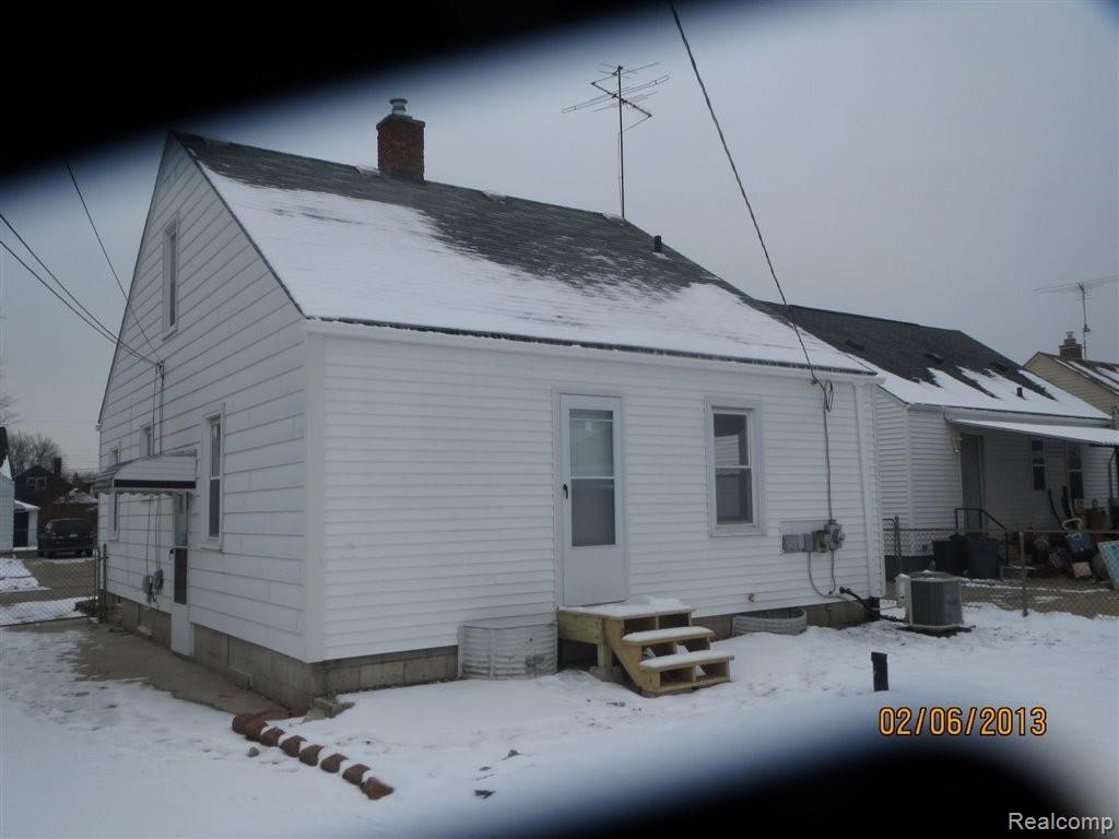 8075 Sterling Street Center Line, MI 48015 - Photo 13 of 13 Rear.jpg