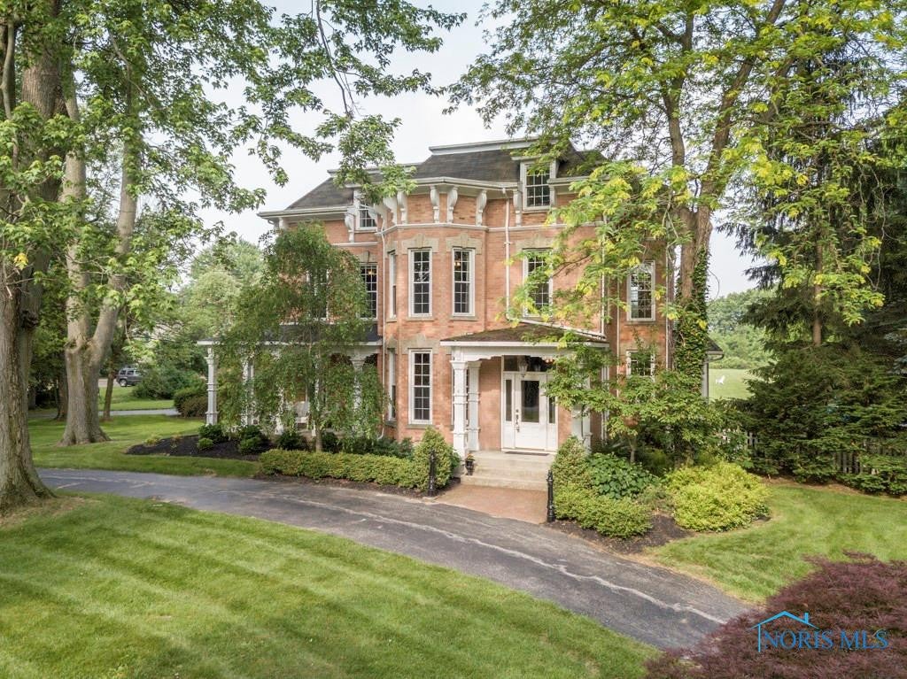 625 Canal Road Waterville, OH 43566 - Photo 2 of 36 Gallery Image 2