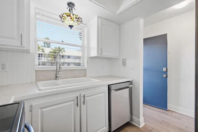 $140,000 | 2929 Southeast Ocean Boulevard, Unit 1373, Stuart, FL 34996