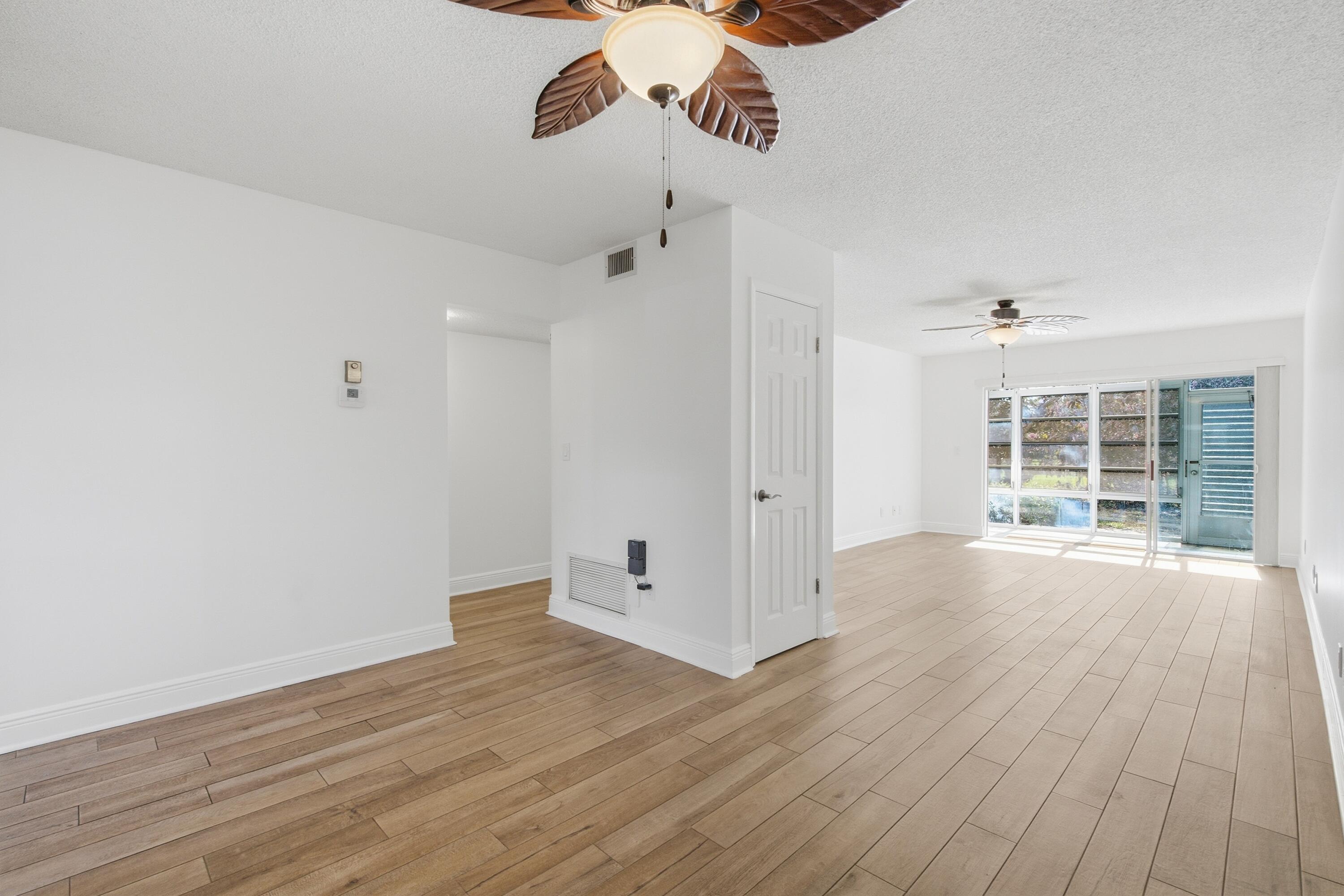 2929 Southeast Ocean Boulevard, Unit 1373 Stuart, FL 34996 - Photo 15 of 30 2929_SE_Ocean_Blvd_137-3_015