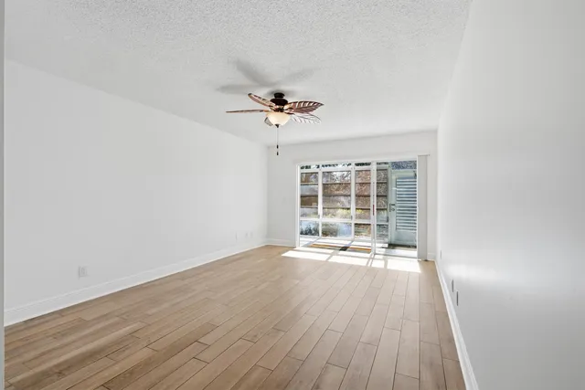 $140,000 | 2929 Southeast Ocean Boulevard, Unit 1373, Stuart, FL 34996