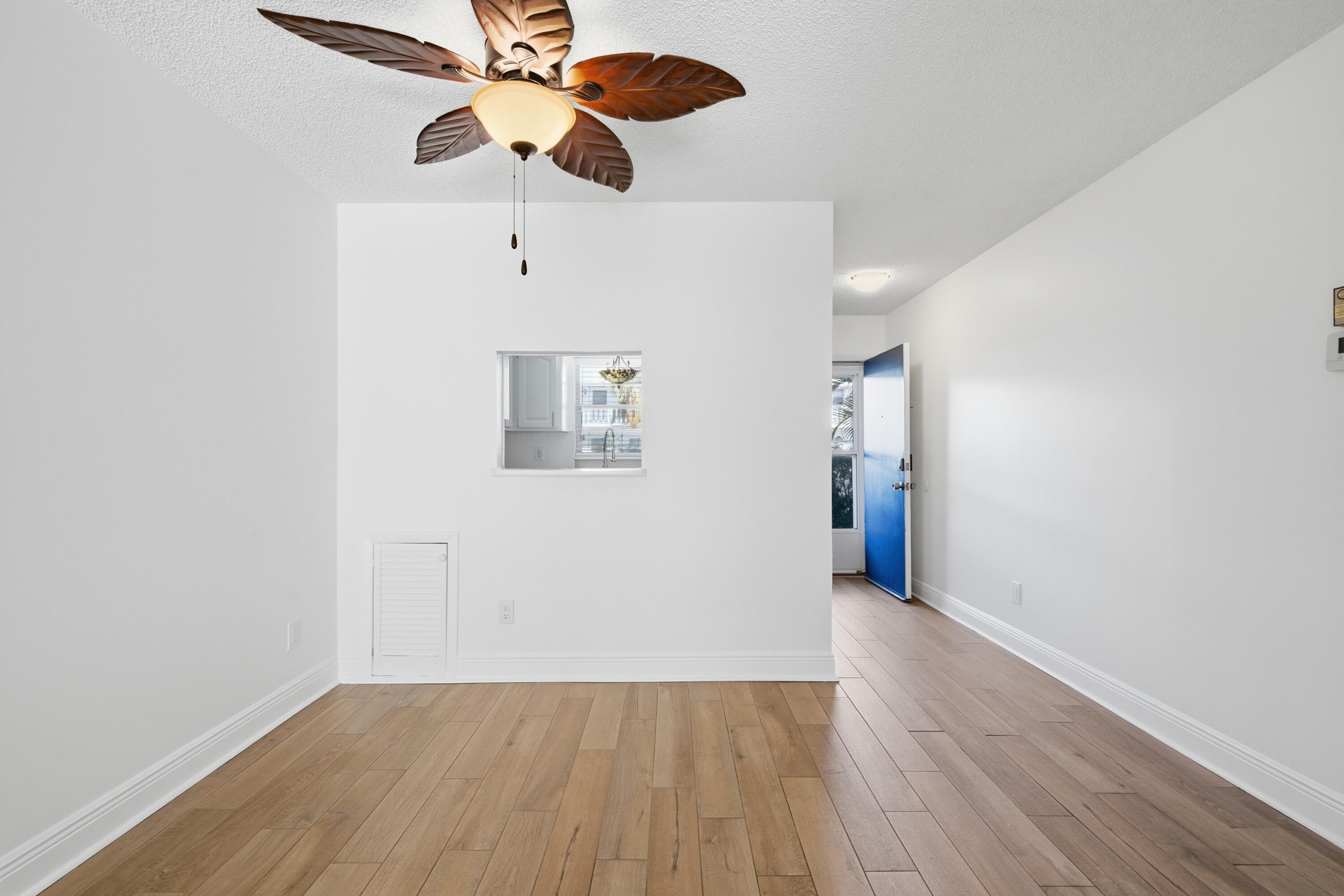 2929 Southeast Ocean Boulevard, Unit 1373 Stuart, FL 34996 - Photo 8 of 30 2929_SE_Ocean_Blvd_137-3_008