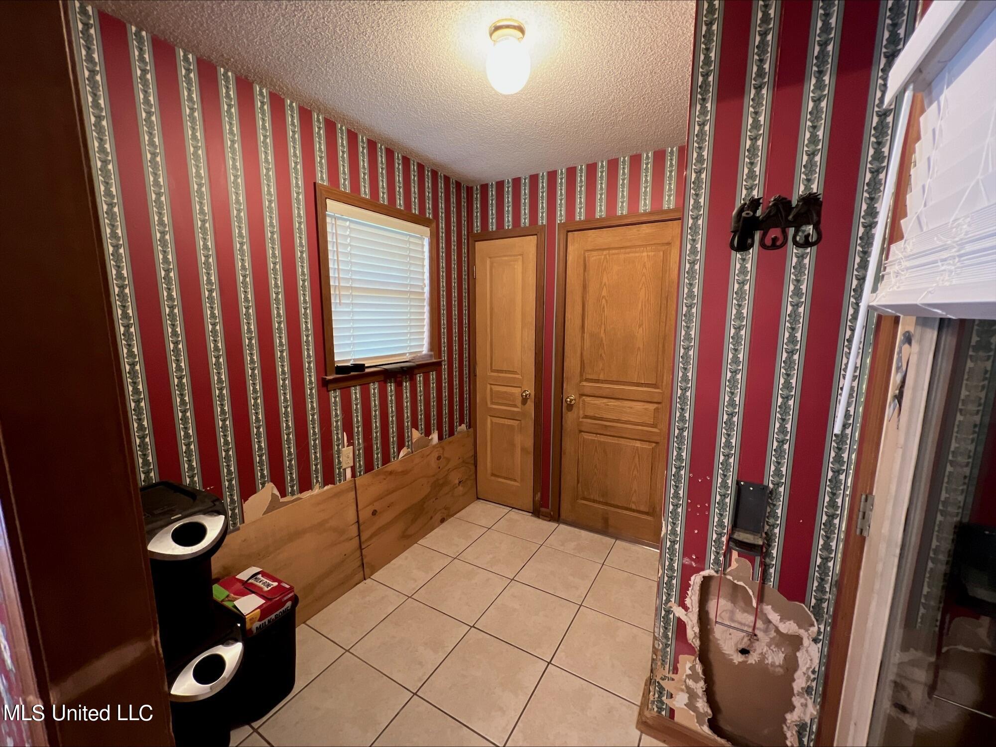 3767 Stateline Road West Southaven, MS 38671 - Photo 9 of 14 Pantry Room