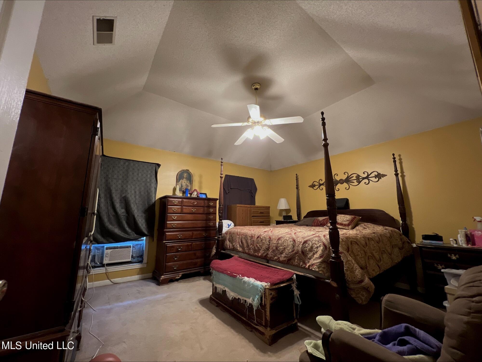 3767 Stateline Road West Southaven, MS 38671 - Photo 10 of 14 Primary Bedroom