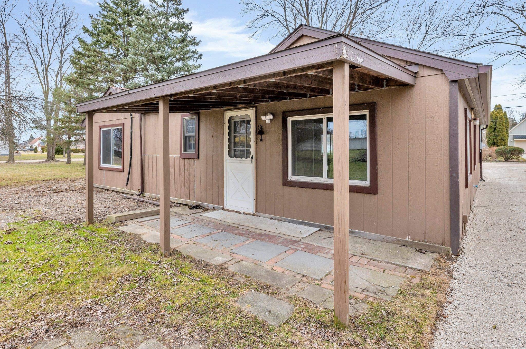 49521 Fuller Road New Baltimore, MI 48051 - Photo 20 of 23 50133279-54150cda-e86a-4ce2-87ac-de8a6abe8a31.JPG