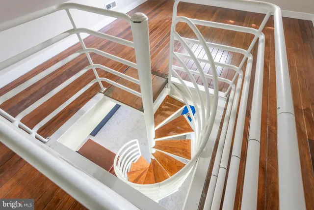 a view of walk in closet