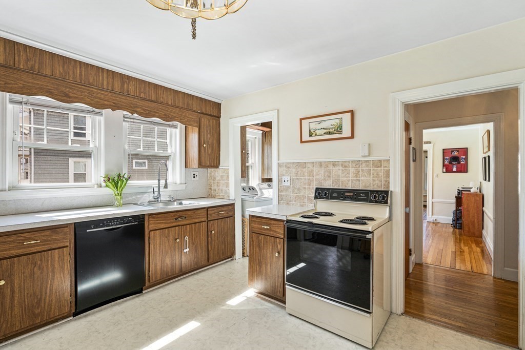 75 Clewley Road Medford, MA 02155 - Photo 13 of 39 Gallery Image 13