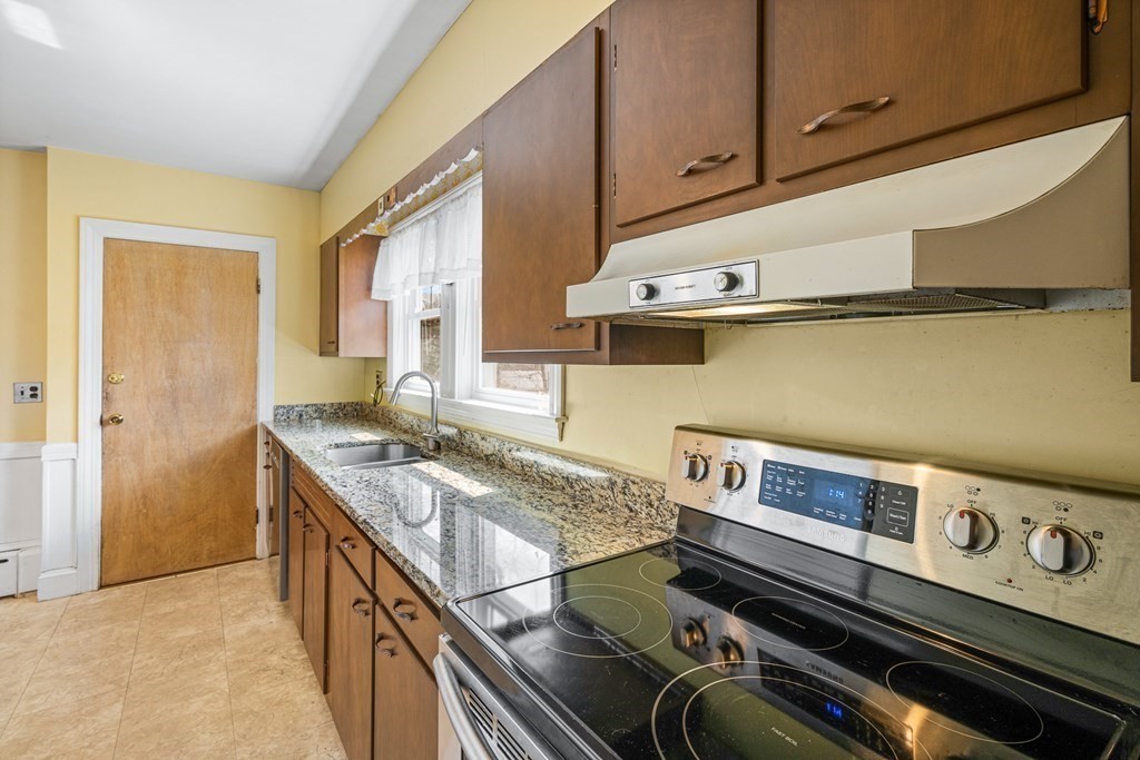 75 Clewley Road Medford, MA 02155 - Photo 18 of 39 Gallery Image 18