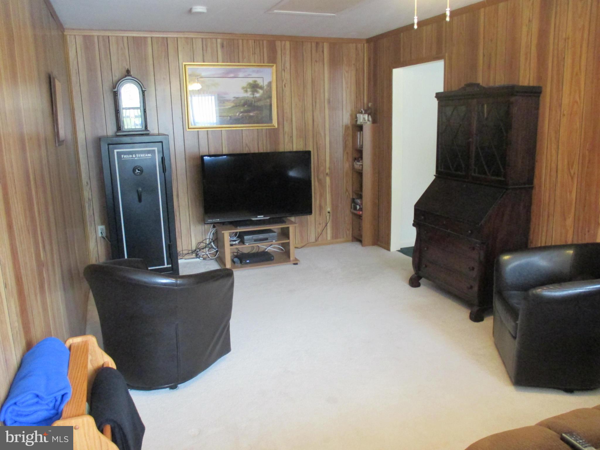 2230 Dairy Farm Road Odenton, MD 21113 - Photo 20 of 30 Family Room