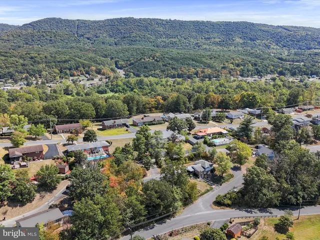 $189,900 | 810 Winifred Road, Cumberland, MD 21502