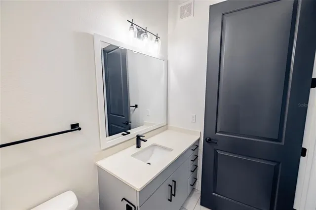 $2,256 | 1420 Lakefront Drive, Unit 3323, Sarasota, FL 34240