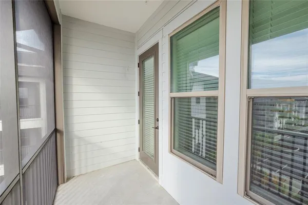 $2,432 | 1420 Lakefront Drive, Unit 2306, Sarasota, FL 34240