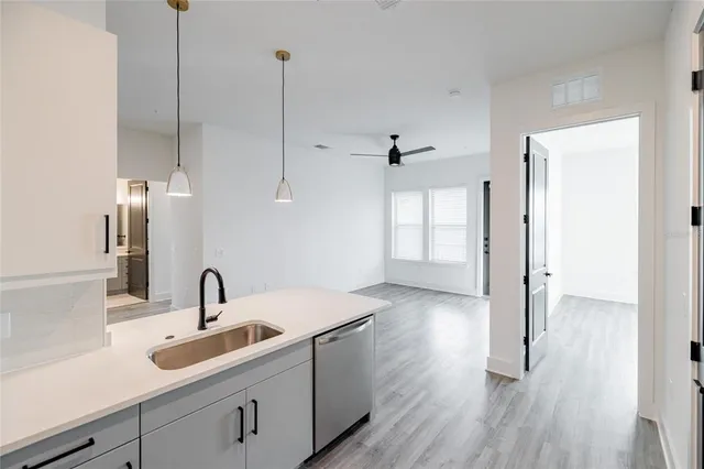 $2,256 | 1420 Lakefront Drive, Unit 3323, Sarasota, FL 34240