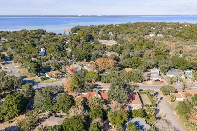 $549,000 | 504 Kelly Street, Destin, FL 32541