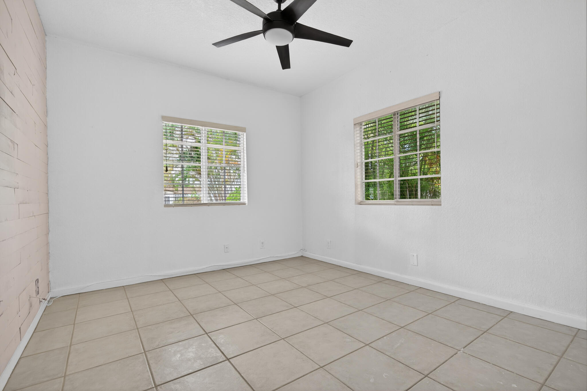 4902 Washington Street, Unit 4 Hollywood, FL 33021 - Photo 10 of 14 11 2