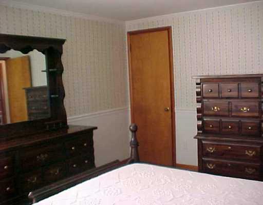913 Harmony Road Baden, PA 15005 - Photo 5 of 8