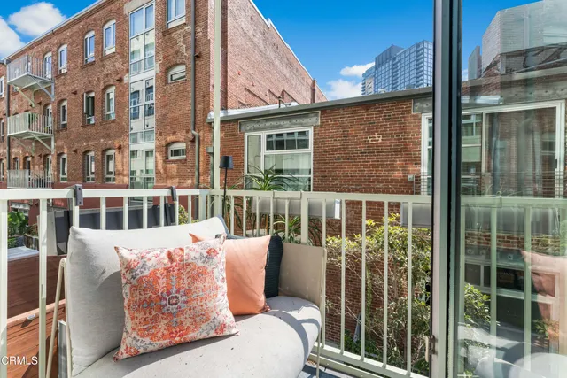 $699,000 | 530 South Hewitt Street, Unit 244, Los Angeles, CA 90013