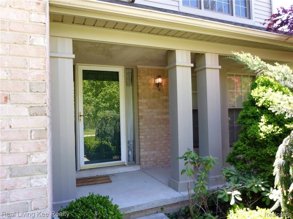 3579 Joshua Drive Rochester Hills, MI 48307 - Photo 3 of 38