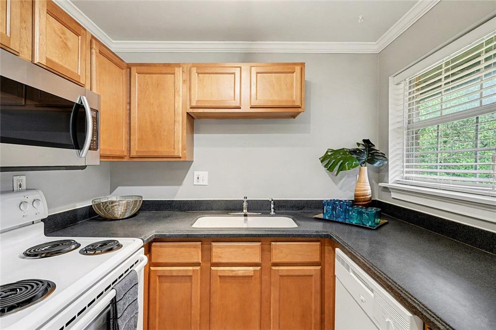 1647 Briarcliff Road Northeast, Unit 8 Atlanta, GA 30306 - Photo 11 of 26