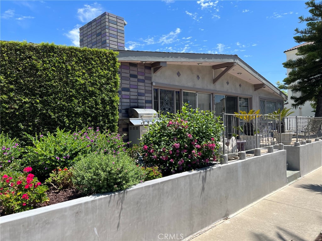 408 Ford Road Costa Mesa, CA 92627 - Photo 3 of 8