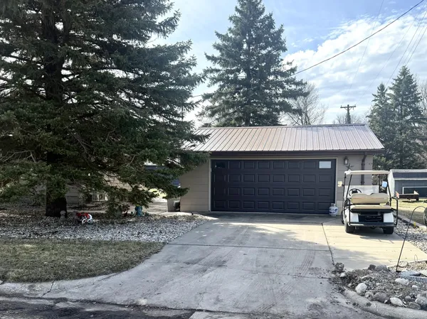 $249,900 | 127 4th Street Northwest, Clara City, MN 56222